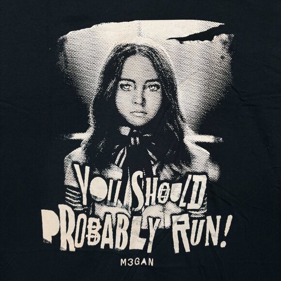 Megan “You Should Probably Run!” Graphic Horror Movie T-Shirt Size Large - Picture 2 of 5
